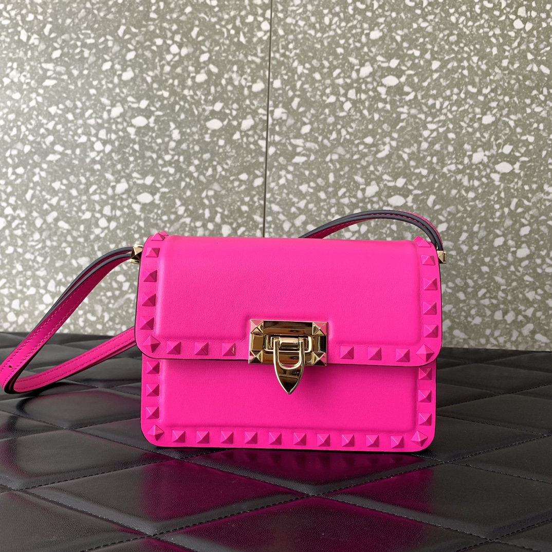 Valentino Garavani Rockstud Small Shoulder Bag in Rose Pink Smooth Leather